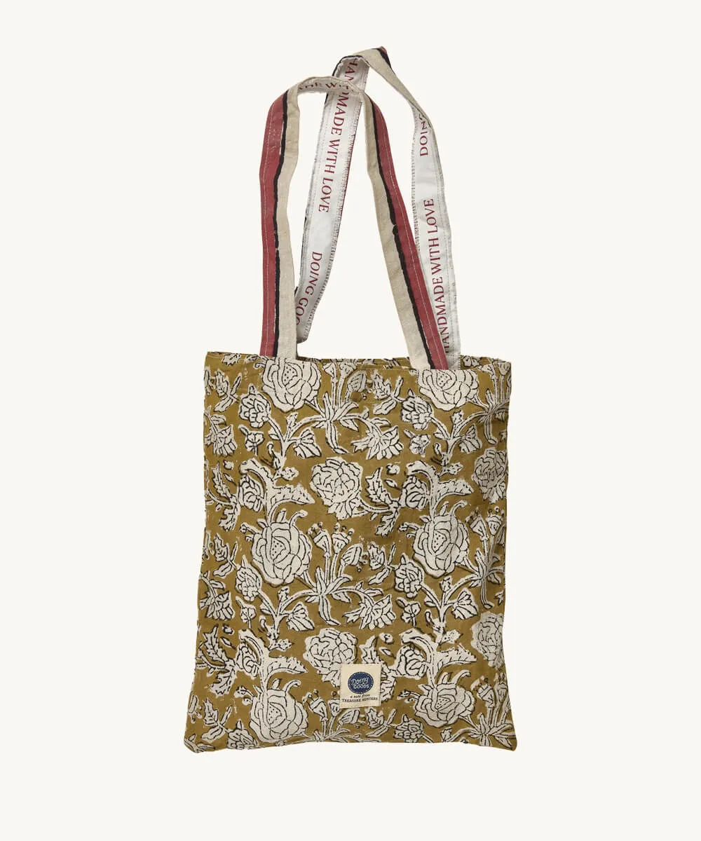 Botanical All Purpose Throw in Tote Bag - 85" x 55"