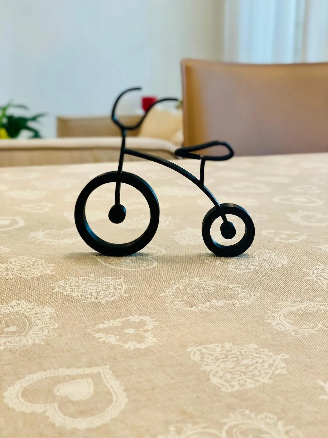 EROTNGO Minimalist Baby Bicycle Sculpture - Statue, Bike Gift, Ideal for Housewarming, Shelf Decor, Tabletop Accent, Sweet Home Decoration