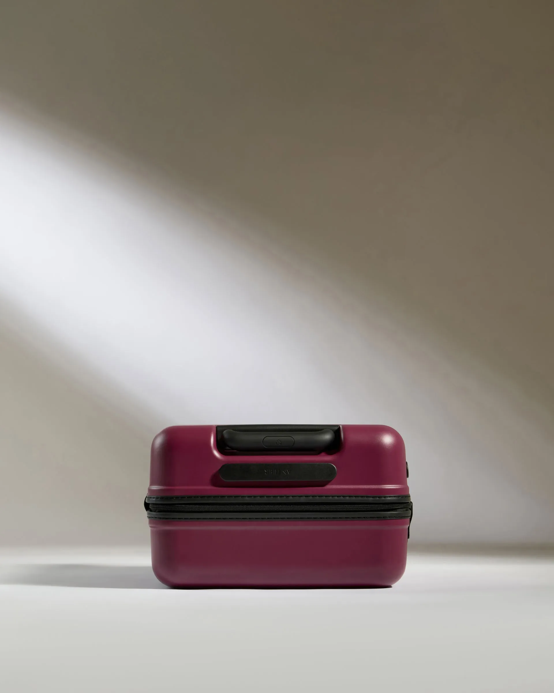 Large Cabin Suitcase in Heather Purple - Icon Stripe