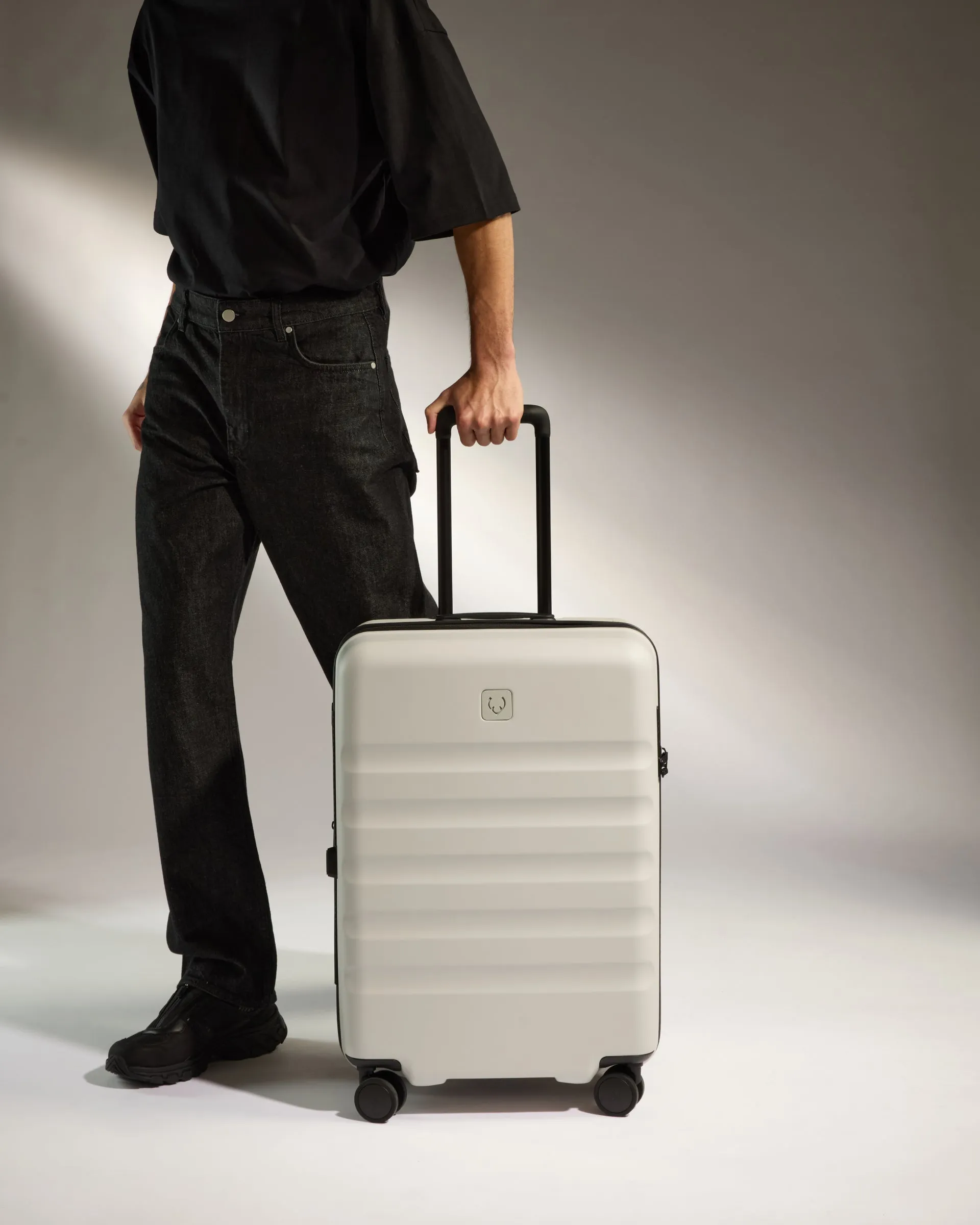 Medium Suitcase in Taupe - Icon Stripe