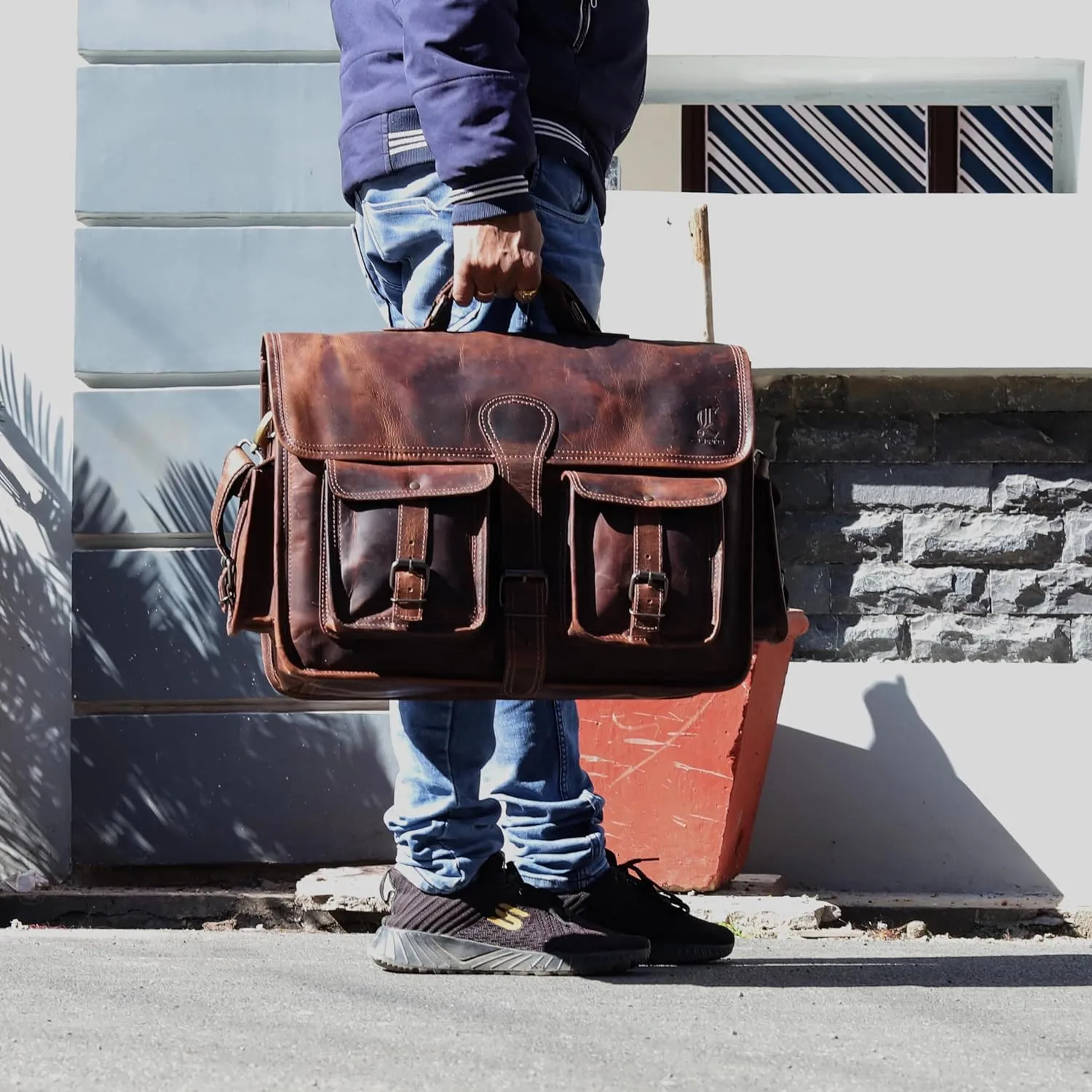 Vintage Brown Leather Laptop Messenger Bag: The Classic Briefcase Satchel for Men and Women